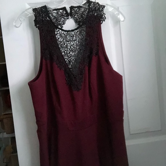 Formal / Homecoming / Prom / Wedding Guest Dress - Picture 2 of 4